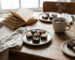 Vegan brownies op tafel
