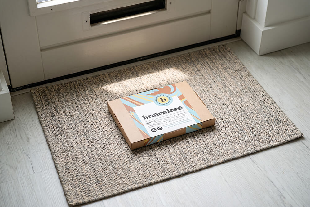 Brownies.nl box op deurmat